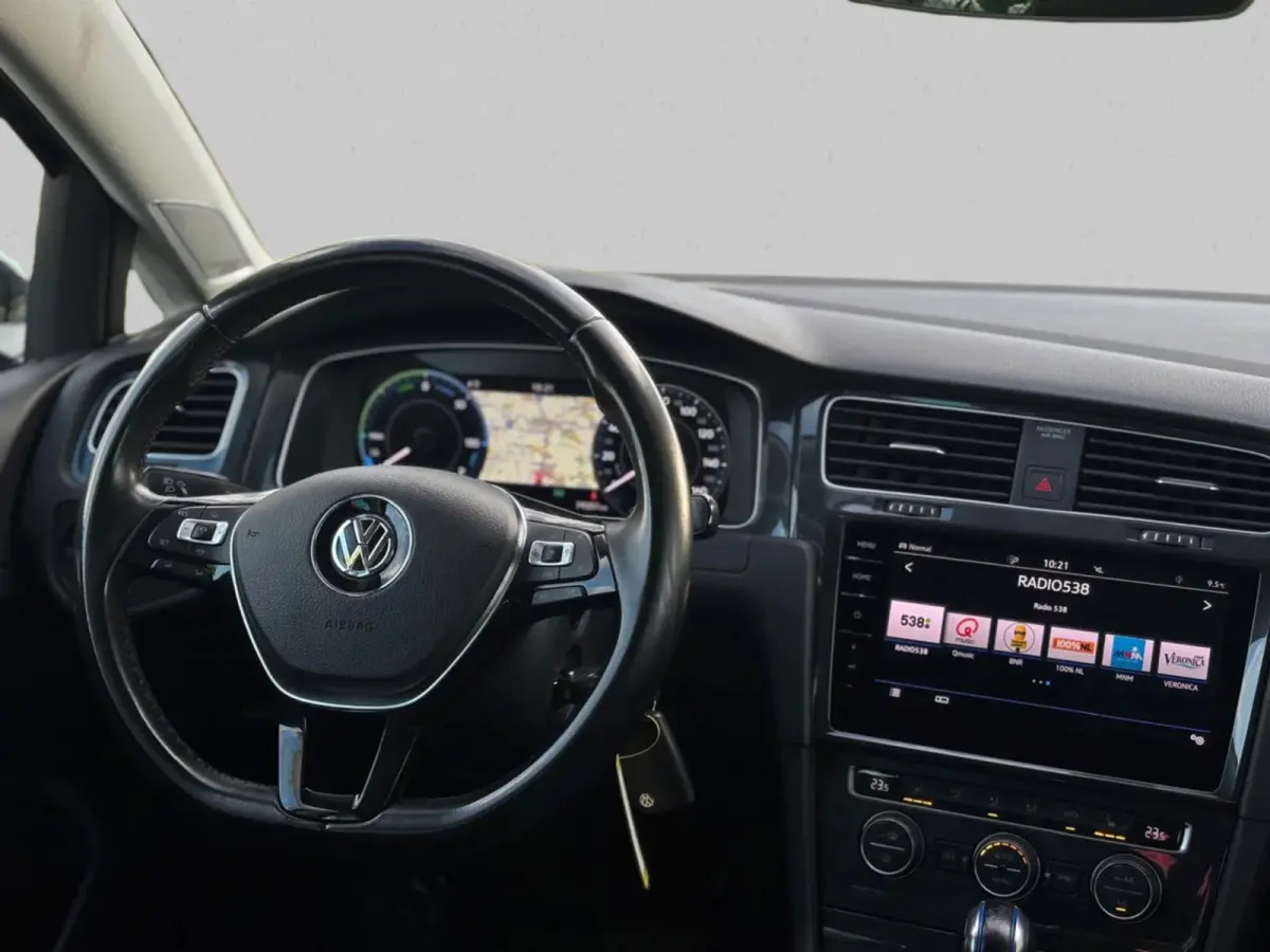 E-Golf (NL-auto, Goed OndH, Leder Dynaudio, Digitale Dash, StoelV, Climate Con, Cruise Con, Etc)