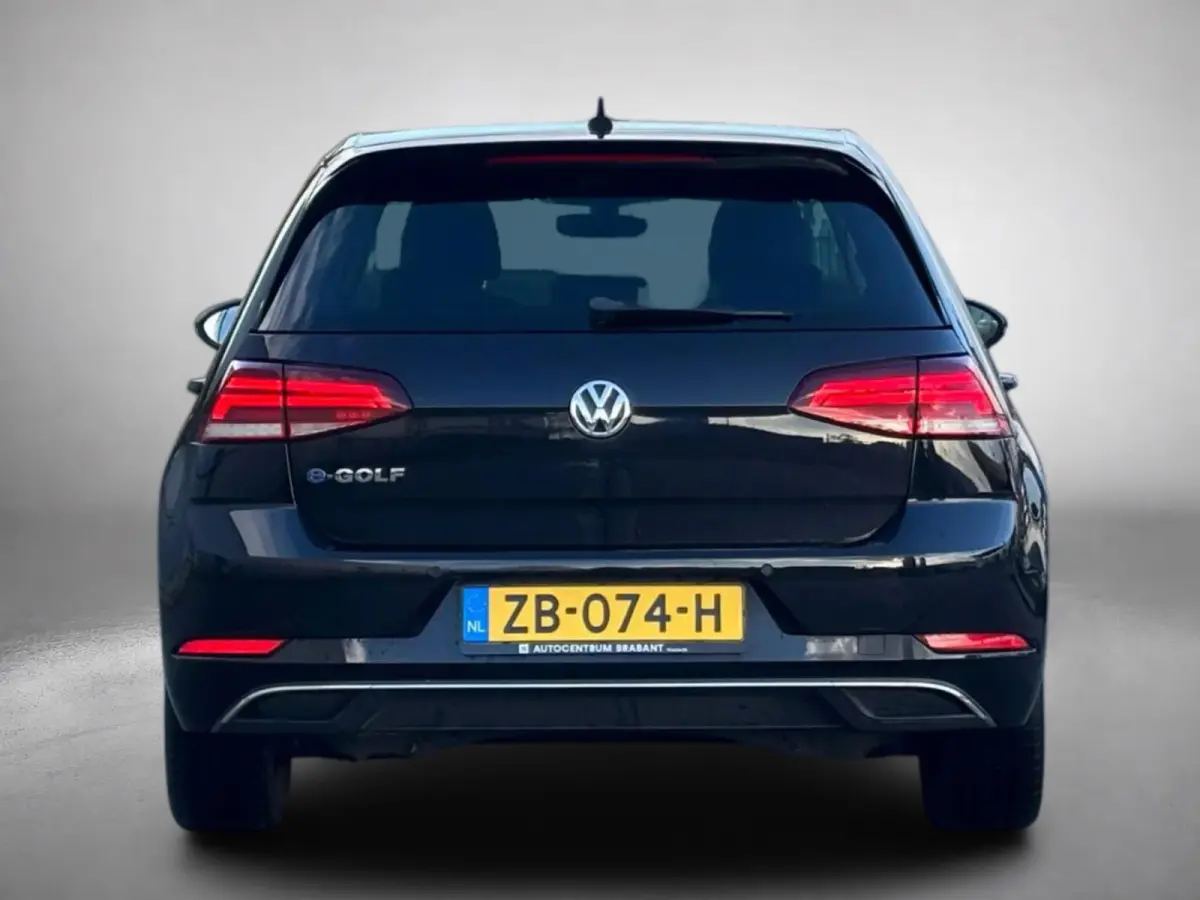 E-Golf (NL-auto, Goed OndH, Leder Dynaudio, Digitale Dash, StoelV, Climate Con, Cruise Con, Etc)