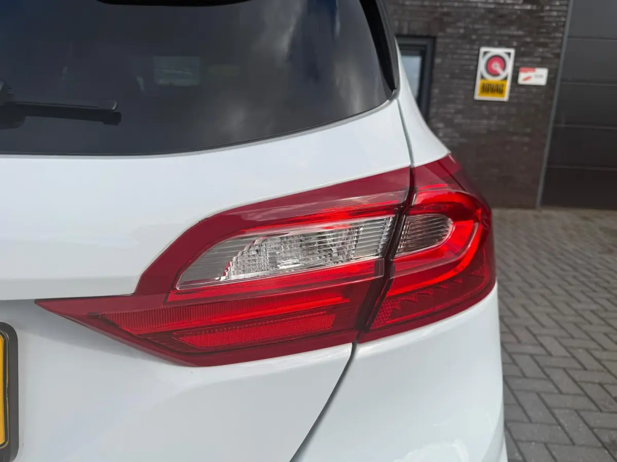 1.0 EcoBoost Hybrid ST-Line X DAB | CARPLAY | STUUR/STOELVWERM. | CRUISE | CAMERA | CARPLAY |