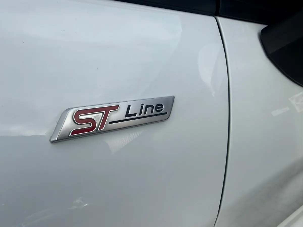 1.0 EcoBoost Hybrid ST-Line X DAB | CARPLAY | STUUR/STOELVWERM. | CRUISE | CAMERA | CARPLAY |