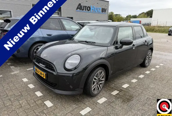 1.5 Cooper C Classic XS Achteruitrijcamera Stuurverwarming Stoelverwarming Carplay