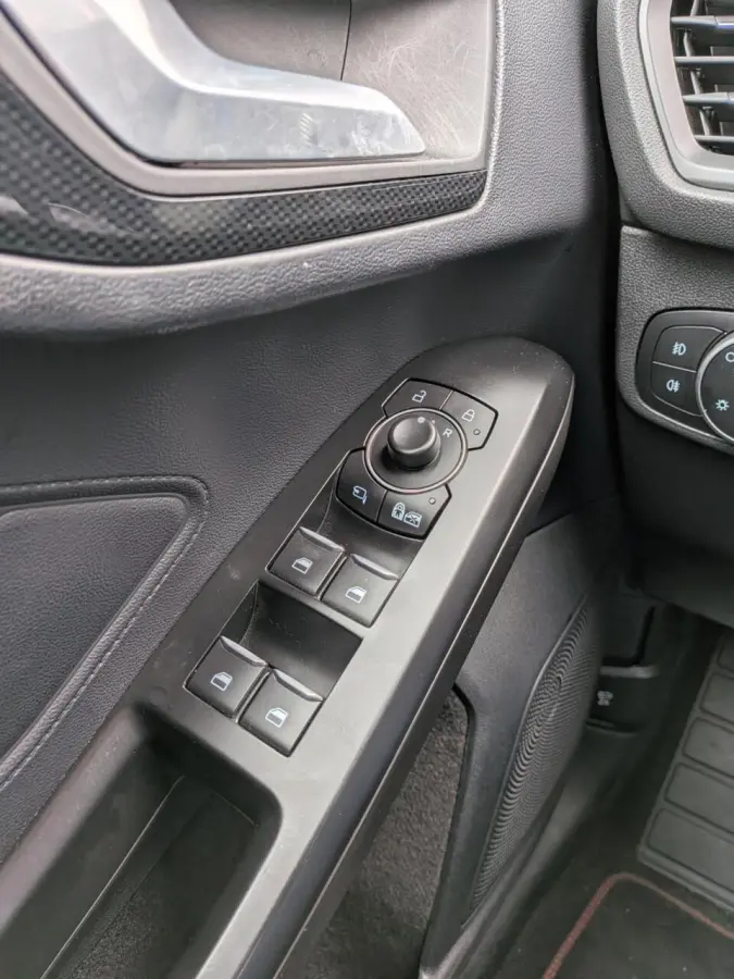 1.0 EcoBoost Hybrid ST Line X Business VOL!