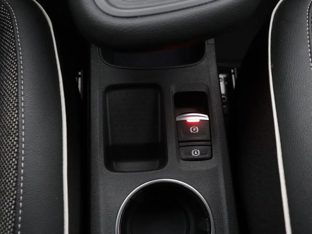 1.6 E-Tech Plug-in Hybrid 160PK Intens | NAVI GROOT | CAMERA | STOELVERWARMING
