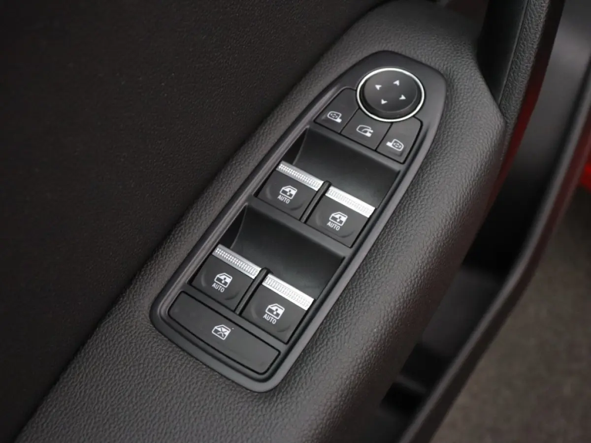 1.6 E-Tech Plug-in Hybrid 160PK Intens | NAVI GROOT | CAMERA | STOELVERWARMING