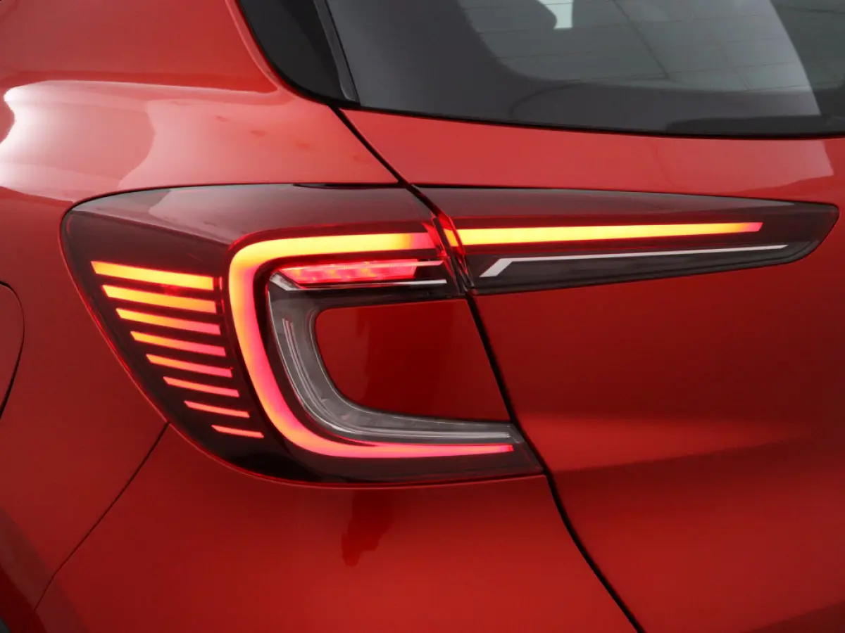 1.6 E-Tech Plug-in Hybrid 160PK Intens | NAVI GROOT | CAMERA | STOELVERWARMING