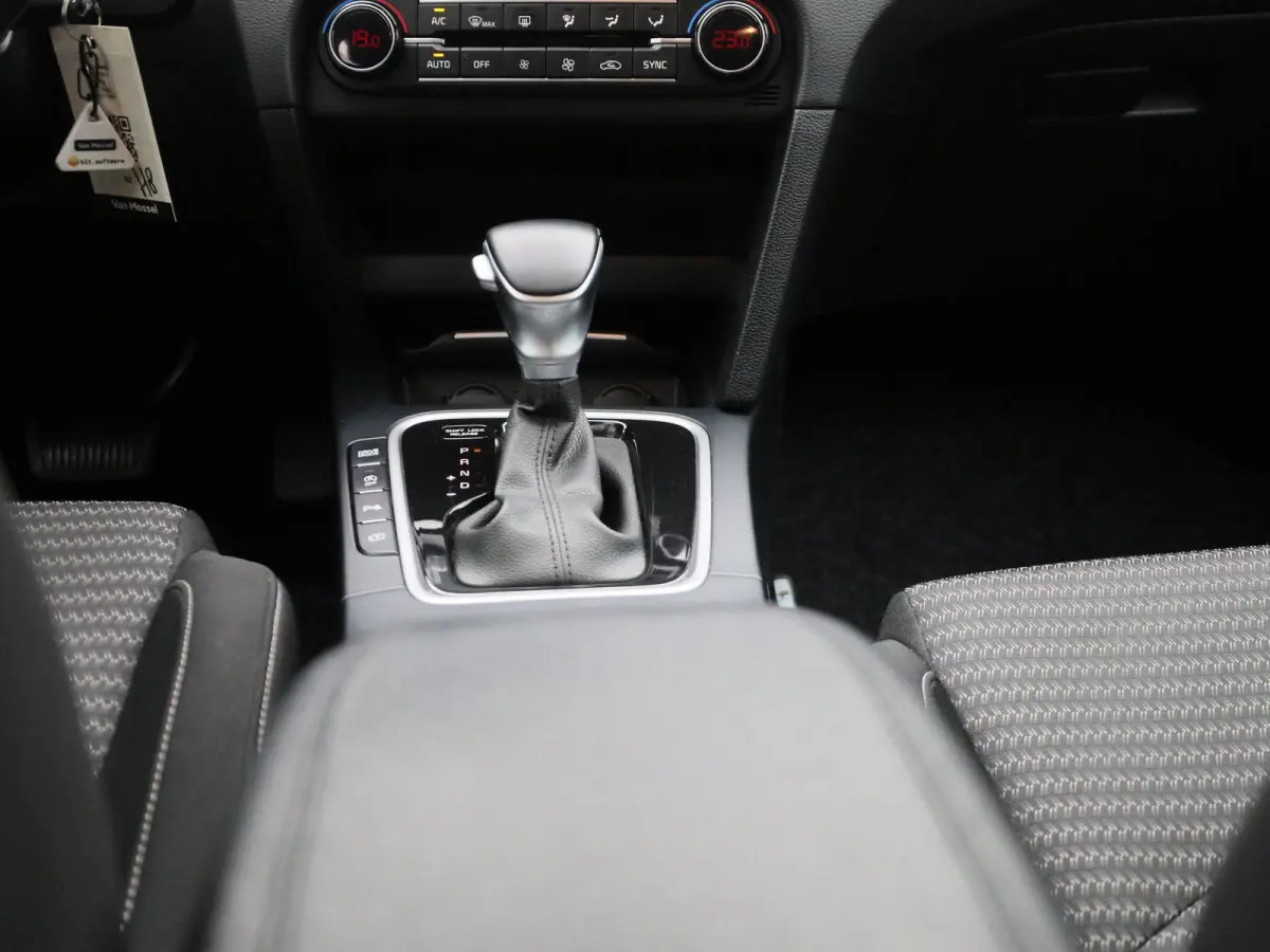 1.0 T-GDi MHEV DynamicLine