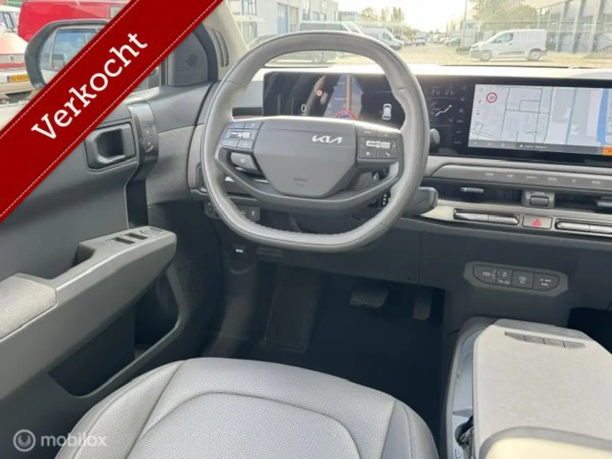 ExecutiveLine 81.4 kWh ruim 600km rijbereik , Luxe uitvoering Pano/ schuif/ kantel open dak , Leder bekleding , 360o camera , Dodehoek detectie , alle stoelen & stuur verwarmd € 35.000 ex 