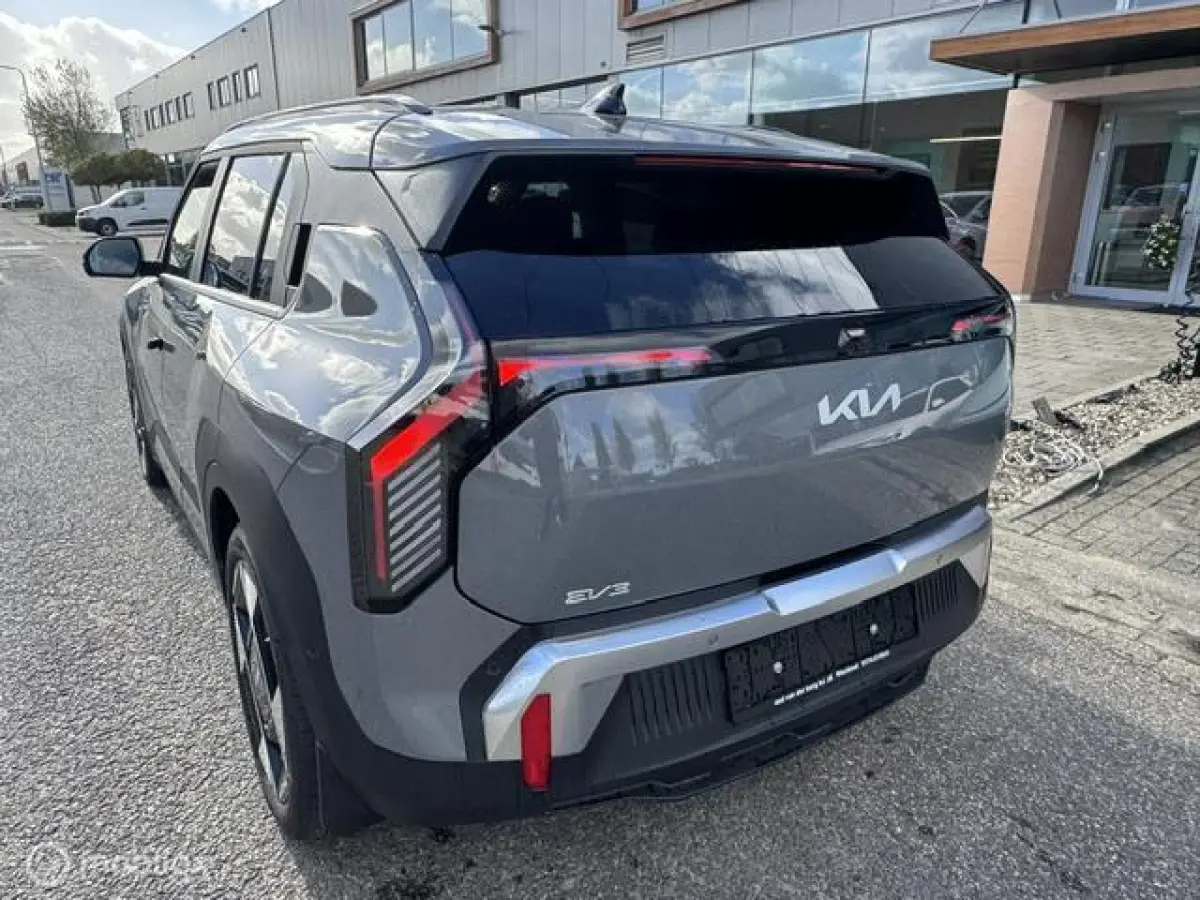 ExecutiveLine 81.4 kWh ruim 600km rijbereik , Luxe uitvoering Pano/ schuif/ kantel open dak , Leder bekleding , 360o camera , Dodehoek detectie , alle stoelen & stuur verwarmd € 35.000 ex 