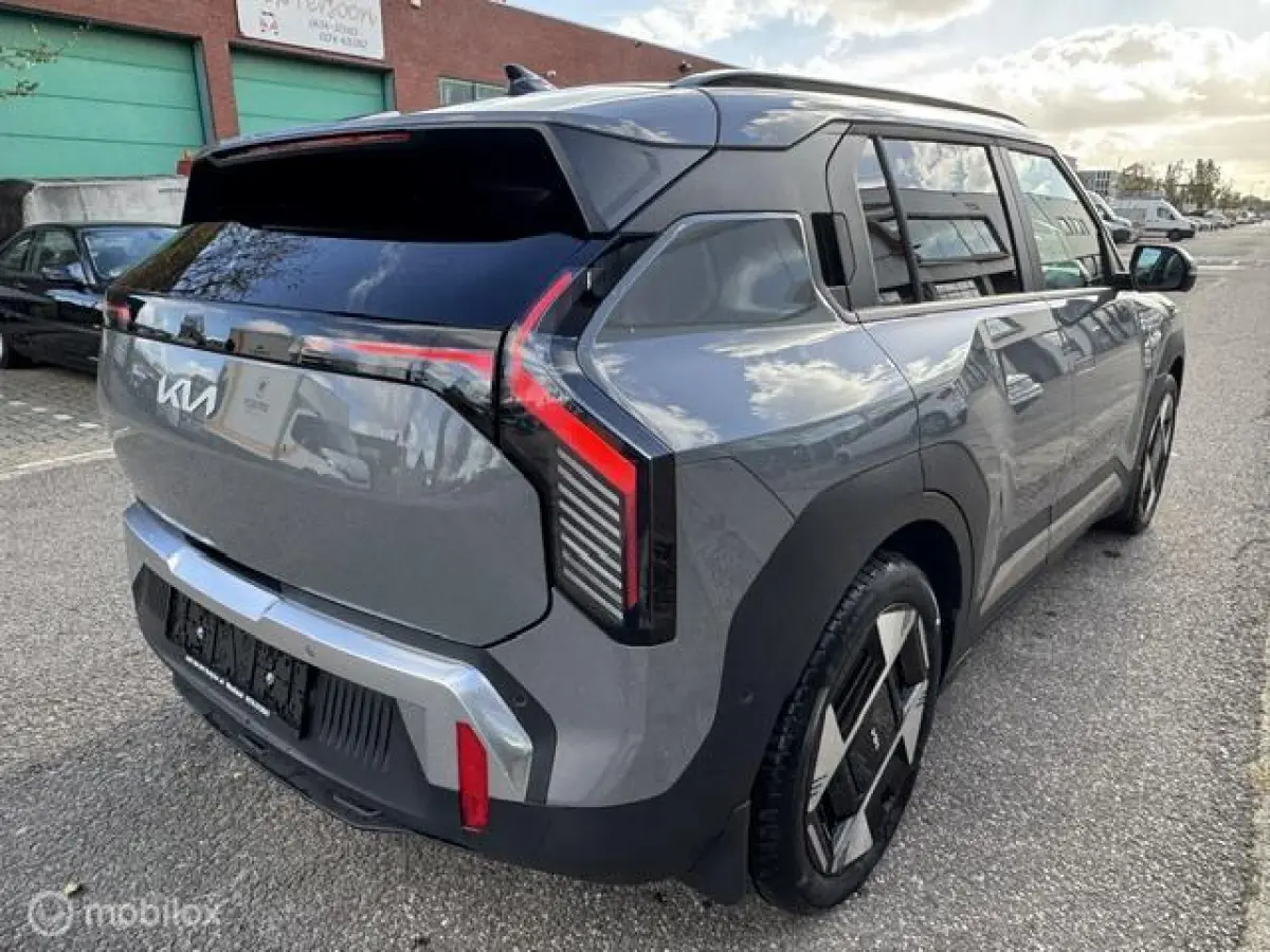 ExecutiveLine 81.4 kWh ruim 600km rijbereik , Luxe uitvoering Pano/ schuif/ kantel open dak , Leder bekleding , 360o camera , Dodehoek detectie , alle stoelen & stuur verwarmd € 35.000 ex 