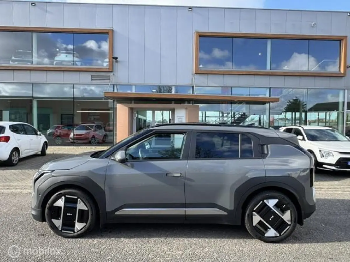 ExecutiveLine 81.4 kWh ruim 600km rijbereik , Luxe uitvoering Pano/ schuif/ kantel open dak , Leder bekleding , 360o camera , Dodehoek detectie , alle stoelen & stuur verwarmd € 35.000 ex 