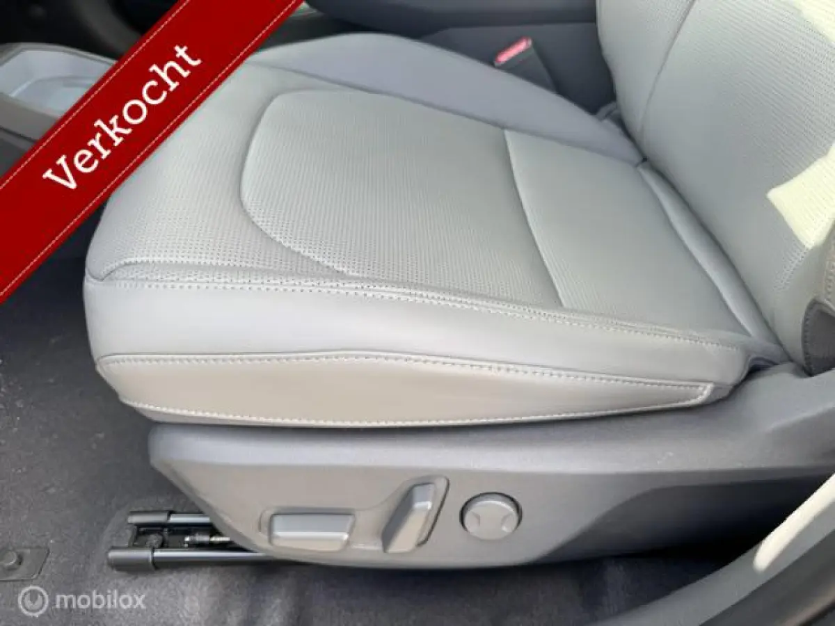 ExecutiveLine 81.4 kWh ruim 600km rijbereik , Luxe uitvoering Pano/ schuif/ kantel open dak , Leder bekleding , 360o camera , Dodehoek detectie , alle stoelen & stuur verwarmd € 35.000 ex 