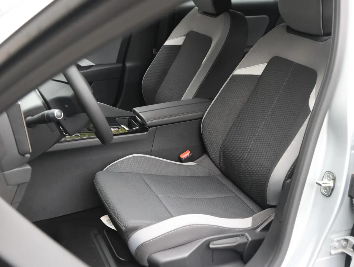 54 kWh Edition | Accutest 97% | Cruise control adaptief | Comfort stoelen | Apple Carplay/Android Auto