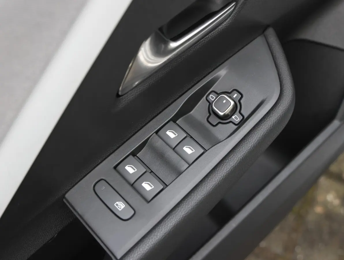 54 kWh Edition | Accutest 97% | Cruise control adaptief | Comfort stoelen | Apple Carplay/Android Auto