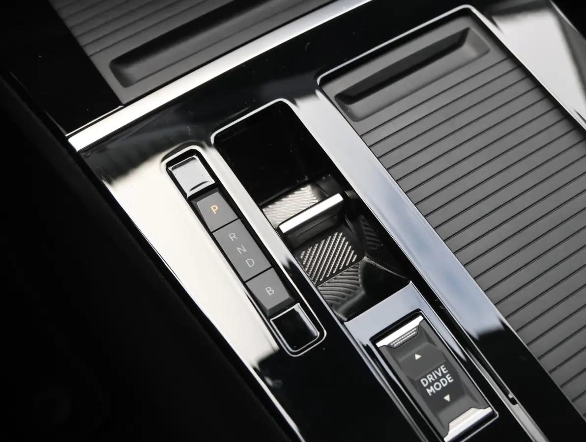 54 kWh Edition | Accutest 97% | Cruise control adaptief | Comfort stoelen | Apple Carplay/Android Auto