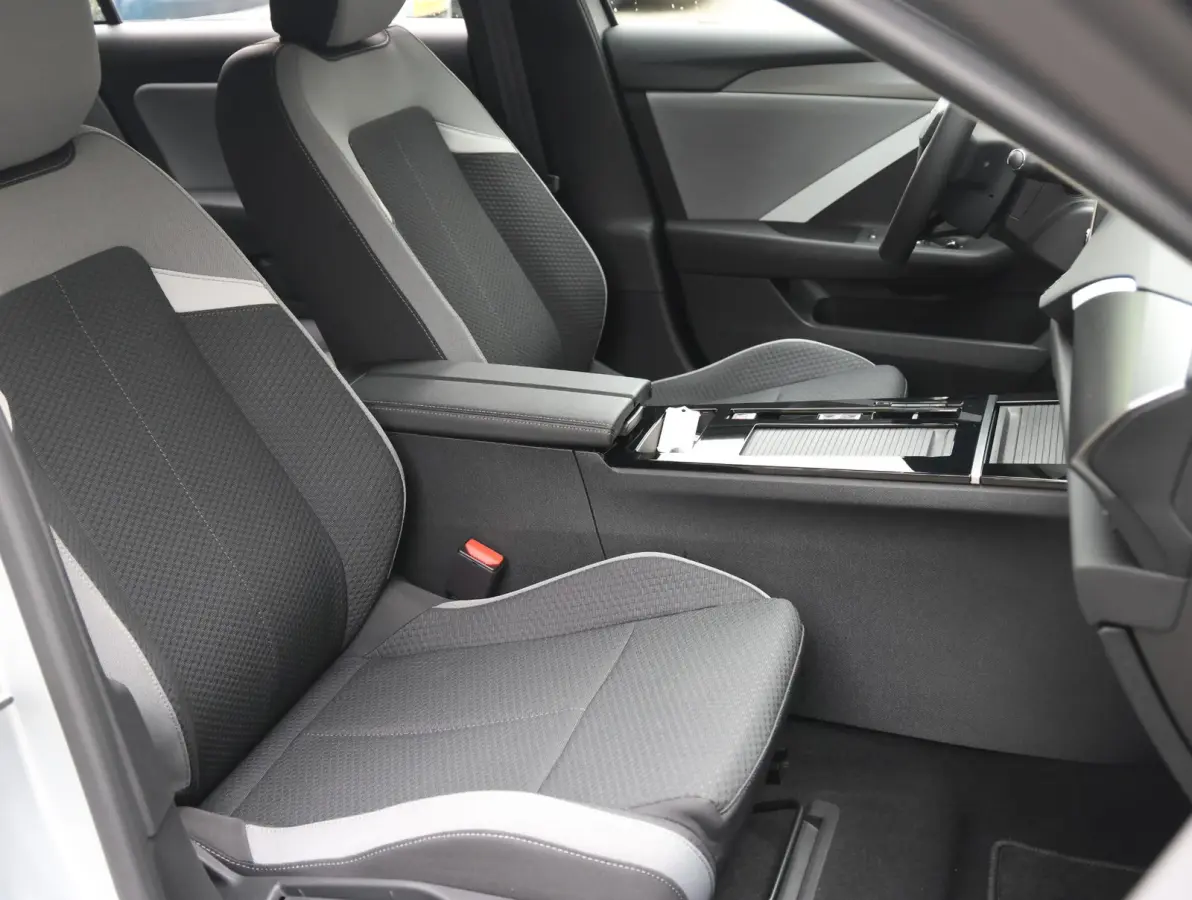 54 kWh Edition | Accutest 97% | Cruise control adaptief | Comfort stoelen | Apple Carplay/Android Auto