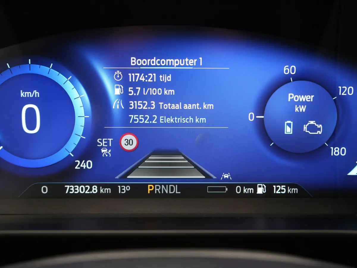 2.5 Titanium PHEV 225pk Dealer O.H | Trekhaak Af Fabriek | Adaptive Cruise | Head Up | 360 Camera | Stoelen & Stuur Verwarmd | Blis | Keyless | Apple Carplay | Navigatie | DAB | Virtual | 17