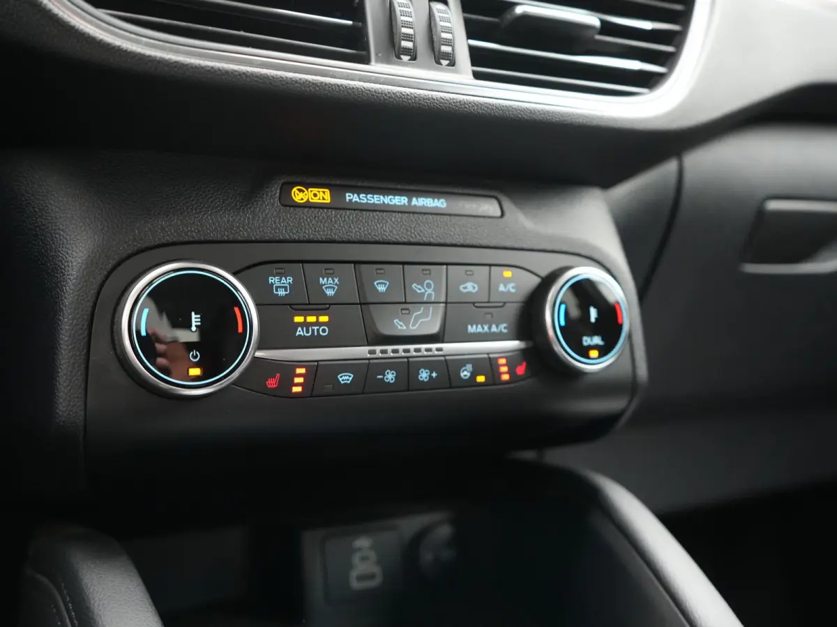 2.5 Titanium PHEV 225pk Dealer O.H | Trekhaak Af Fabriek | Adaptive Cruise | Head Up | 360 Camera | Stoelen & Stuur Verwarmd | Blis | Keyless | Apple Carplay | Navigatie | DAB | Virtual | 17
