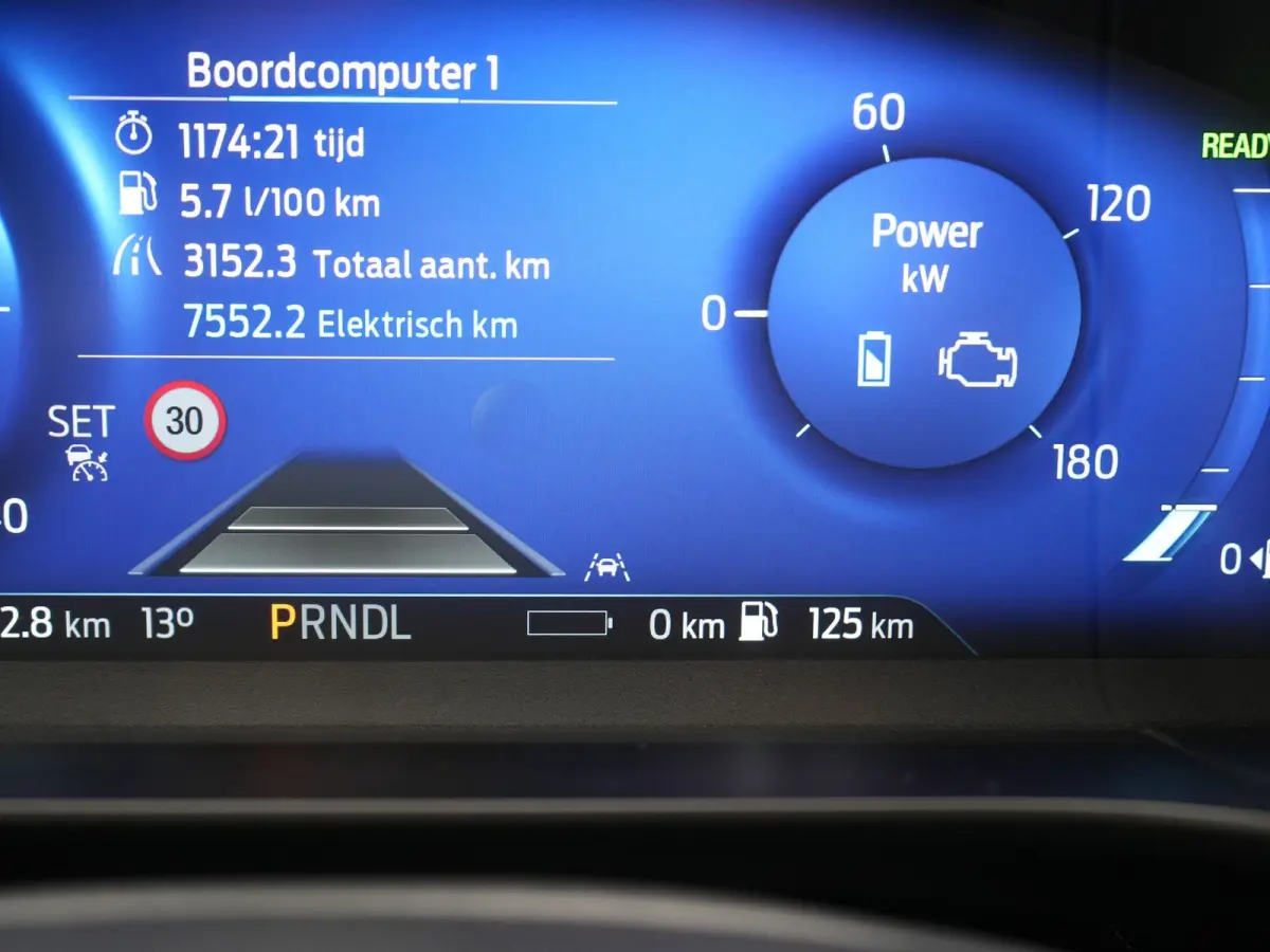 2.5 Titanium PHEV 225pk Dealer O.H | Trekhaak Af Fabriek | Adaptive Cruise | Head Up | 360 Camera | Stoelen & Stuur Verwarmd | Blis | Keyless | Apple Carplay | Navigatie | DAB | Virtual | 17