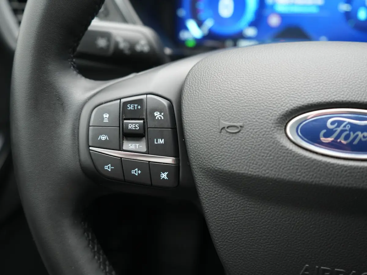 2.5 Titanium PHEV 225pk Dealer O.H | Trekhaak Af Fabriek | Adaptive Cruise | Head Up | 360 Camera | Stoelen & Stuur Verwarmd | Blis | Keyless | Apple Carplay | Navigatie | DAB | Virtual | 17