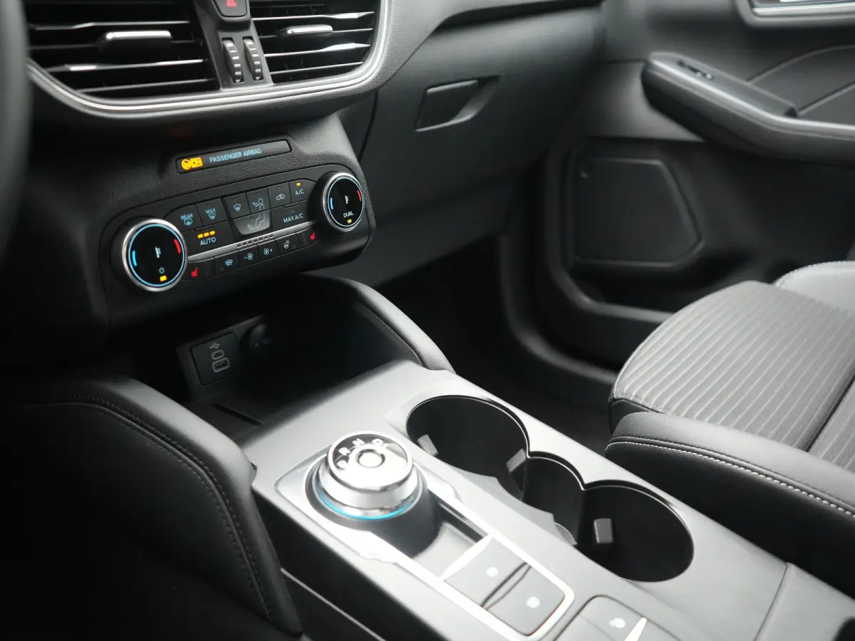 2.5 Titanium PHEV 225pk Dealer O.H | Trekhaak Af Fabriek | Adaptive Cruise | Head Up | 360 Camera | Stoelen & Stuur Verwarmd | Blis | Keyless | Apple Carplay | Navigatie | DAB | Virtual | 17