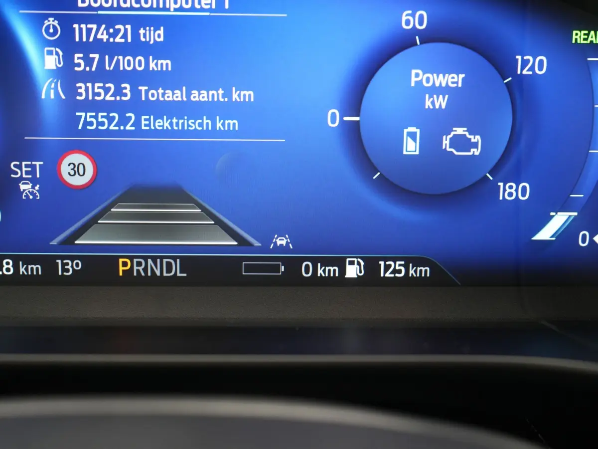 2.5 Titanium PHEV 225pk Dealer O.H | Trekhaak Af Fabriek | Adaptive Cruise | Head Up | 360 Camera | Stoelen & Stuur Verwarmd | Blis | Keyless | Apple Carplay | Navigatie | DAB | Virtual | 17