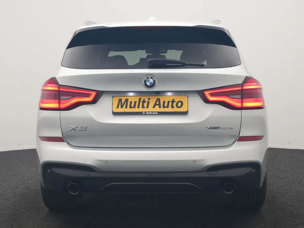 xDrive30e M Sport PHEV 293pk Dealer O.H | Camera | Head Up | Sfeerverlichting | Sportstoelen & Stuur Verwarmd | Apple Carplay | Cruise Control | DAB | Navigatie | Virtual | 21"L.M | Plug In 