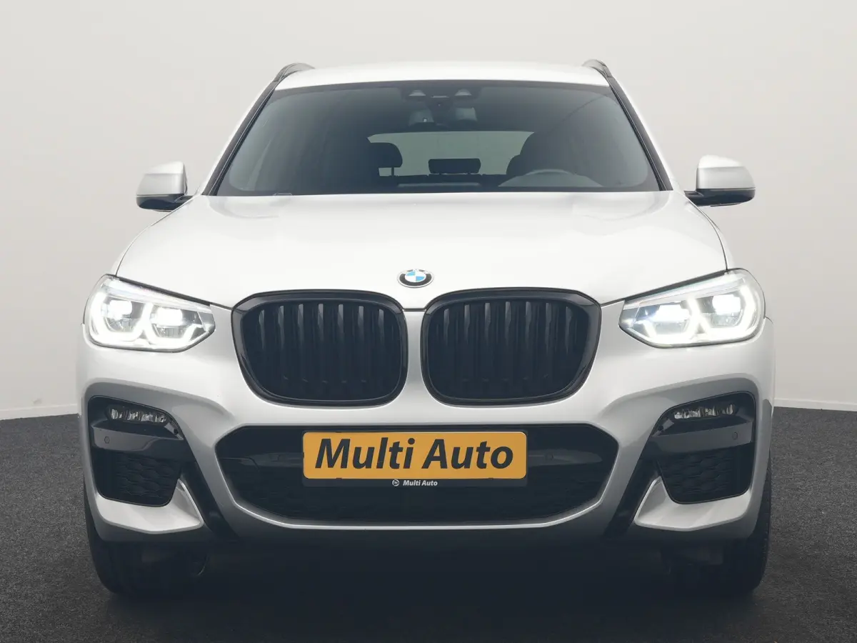 xDrive30e M Sport PHEV 293pk Dealer O.H | Camera | Head Up | Sfeerverlichting | Sportstoelen & Stuur Verwarmd | Apple Carplay | Cruise Control | DAB | Navigatie | Virtual | 21"L.M | Plug In 