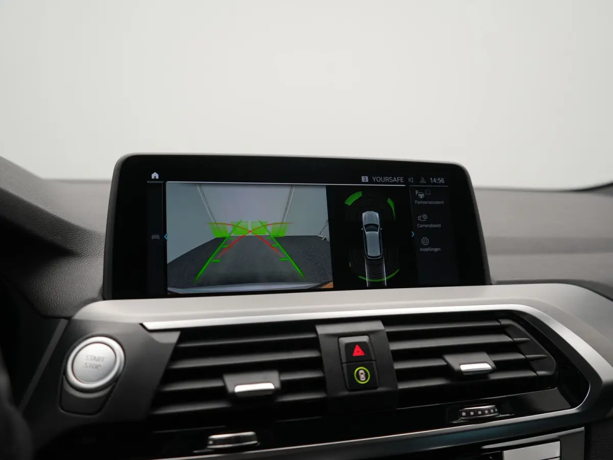 xDrive30e M Sport PHEV 293pk Dealer O.H | Camera | Head Up | Sfeerverlichting | Sportstoelen & Stuur Verwarmd | Apple Carplay | Cruise Control | DAB | Navigatie | Virtual | 21"L.M | Plug In 