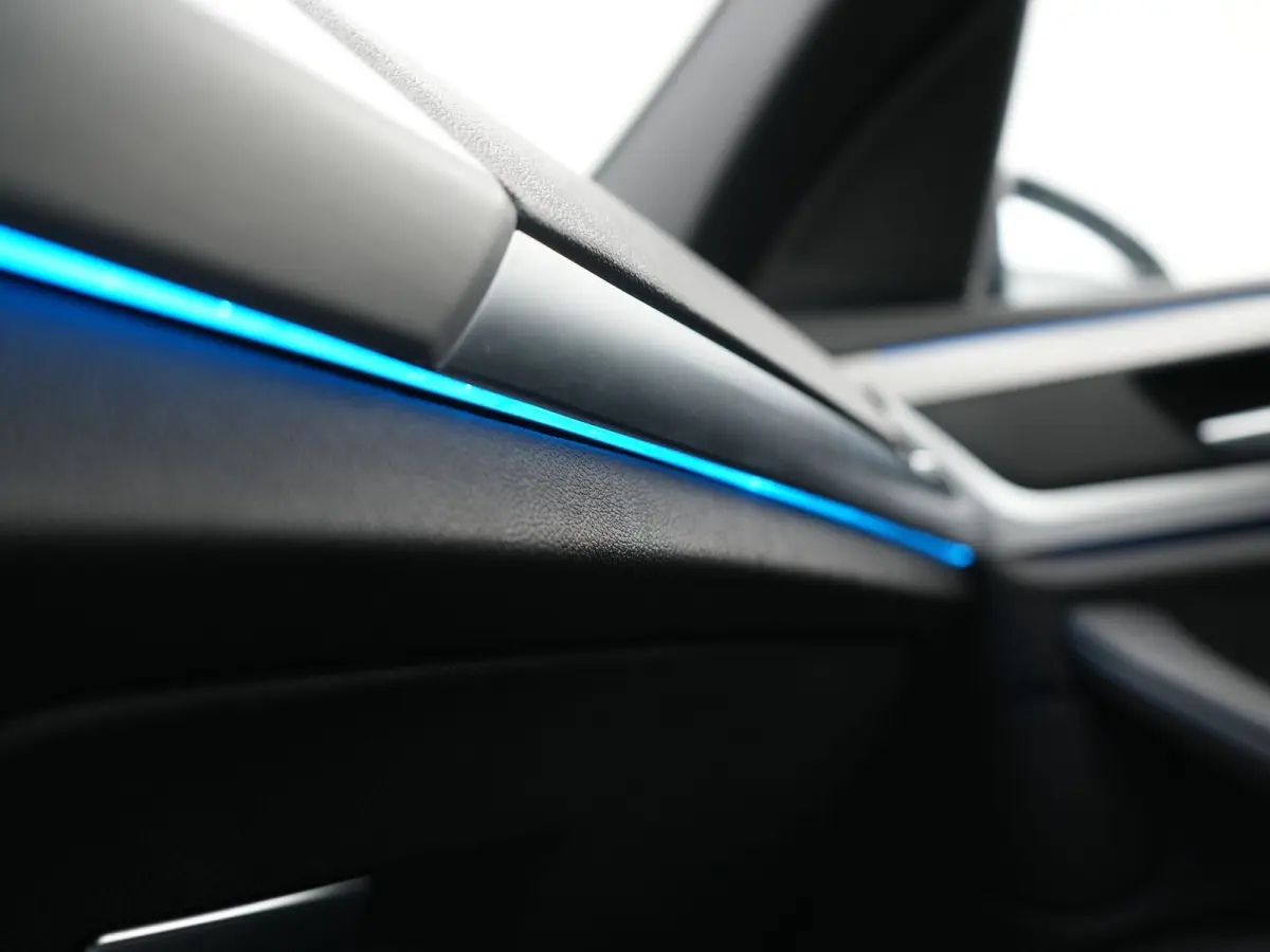 xDrive30e M Sport PHEV 293pk Dealer O.H | Camera | Head Up | Sfeerverlichting | Sportstoelen & Stuur Verwarmd | Apple Carplay | Cruise Control | DAB | Navigatie | Virtual | 21"L.M | Plug In 