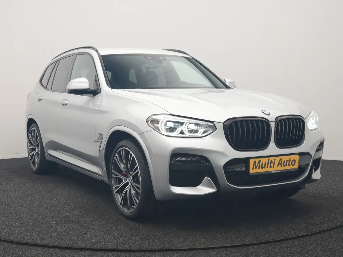 xDrive30e M Sport PHEV 293pk Dealer O.H | Camera | Head Up | Sfeerverlichting | Sportstoelen & Stuur Verwarmd | Apple Carplay | Cruise Control | DAB | Navigatie | Virtual | 21"L.M | Plug In 