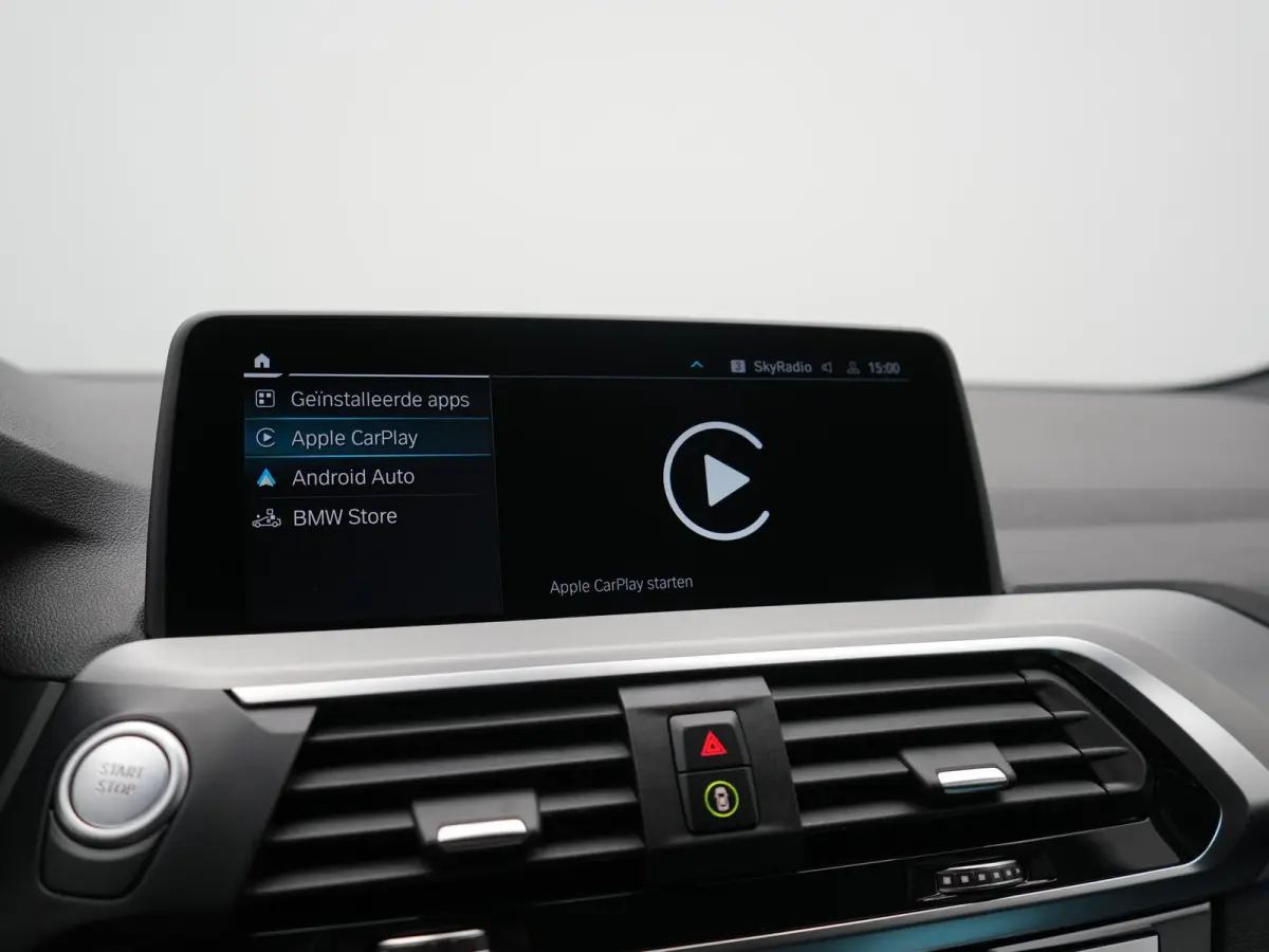 xDrive30e M Sport PHEV 293pk Dealer O.H | Camera | Head Up | Sfeerverlichting | Sportstoelen & Stuur Verwarmd | Apple Carplay | Cruise Control | DAB | Navigatie | Virtual | 21"L.M | Plug In 