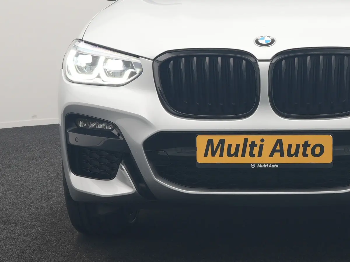 xDrive30e M Sport PHEV 293pk Dealer O.H | Camera | Head Up | Sfeerverlichting | Sportstoelen & Stuur Verwarmd | Apple Carplay | Cruise Control | DAB | Navigatie | Virtual | 21"L.M | Plug In 