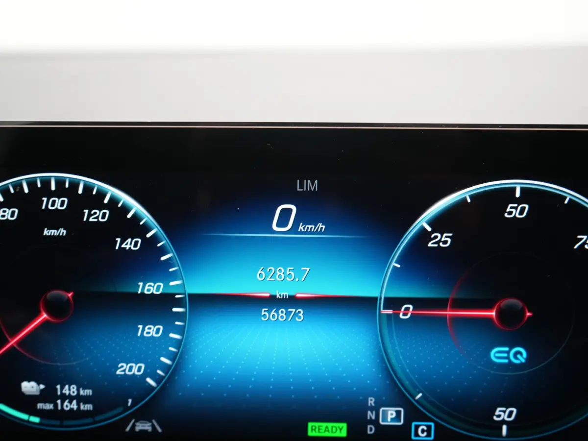 250+ Business Line 74 kWh 191pk Dealer O.H | Panodak | Camera | Stoelen & Stuur Verwarmd | Sfeerverlichting | Cruise Control | Navigatie | DAB | Virtual | 18"L.M |