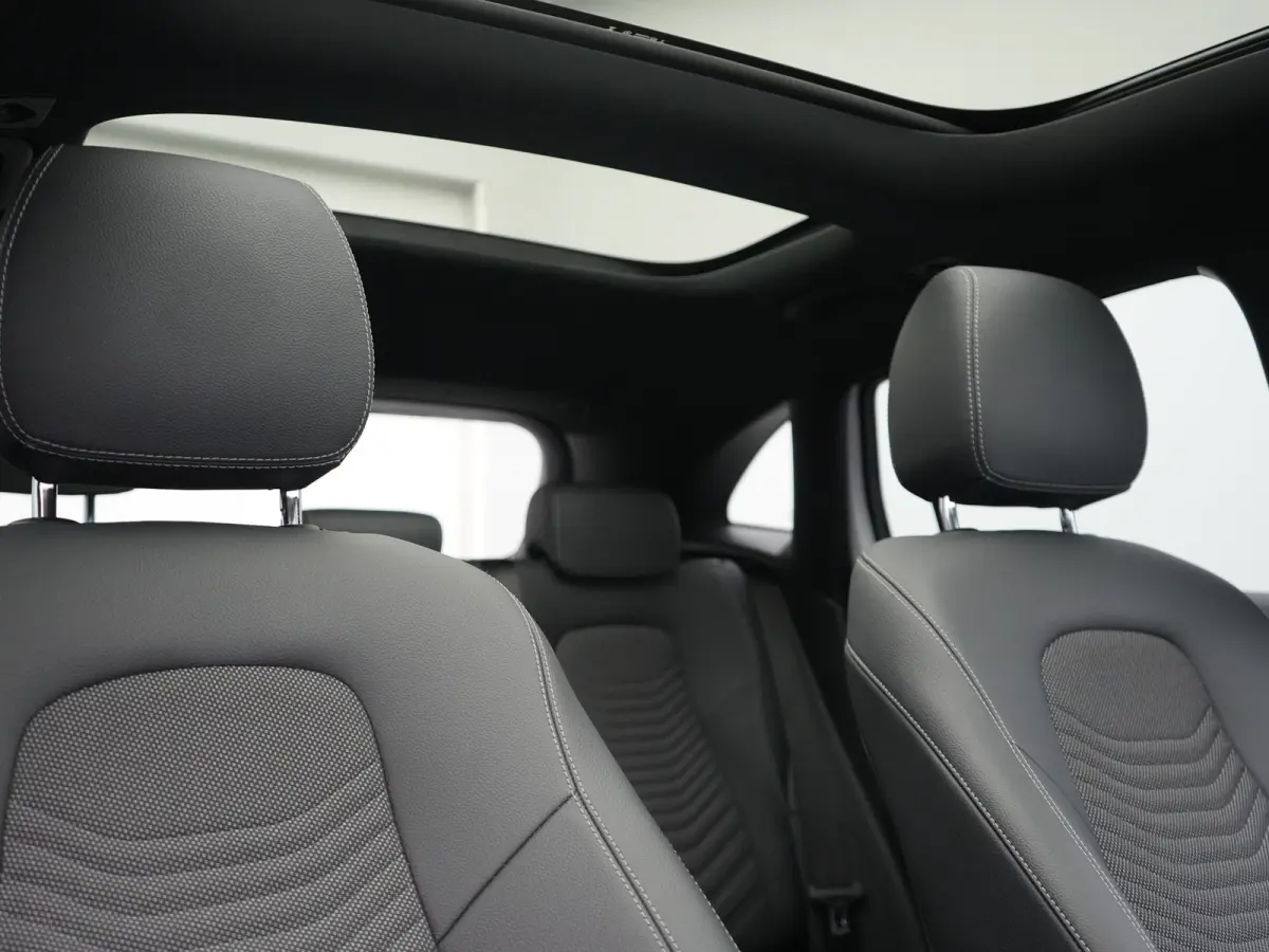 250+ Business Line 74 kWh 191pk Dealer O.H | Panodak | Camera | Stoelen & Stuur Verwarmd | Sfeerverlichting | Cruise Control | Navigatie | DAB | Virtual | 18"L.M |