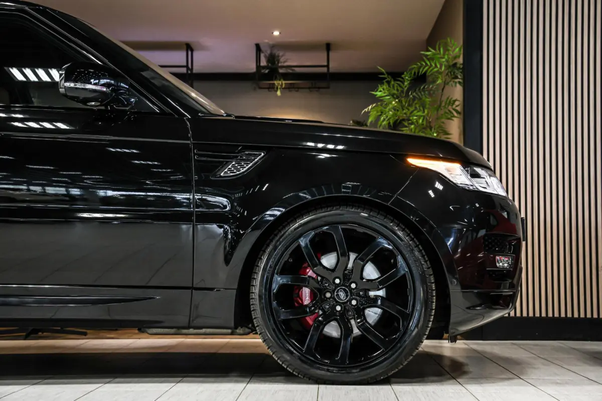 4.4 SDV8 Autobiography Dynamic