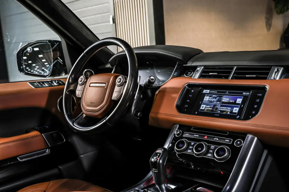4.4 SDV8 Autobiography Dynamic