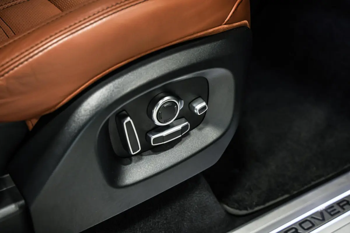 4.4 SDV8 Autobiography Dynamic