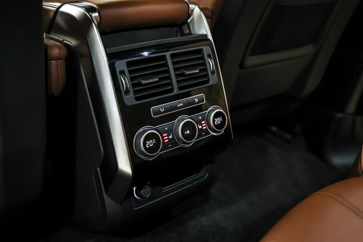 4.4 SDV8 Autobiography Dynamic