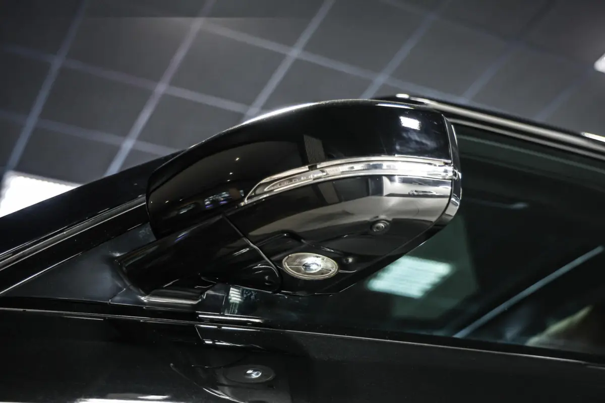 4.4 SDV8 Autobiography Dynamic
