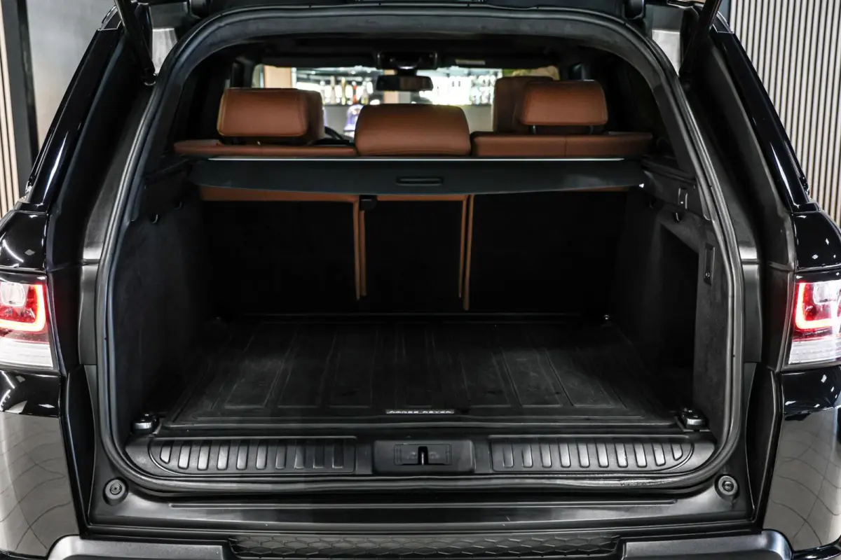 4.4 SDV8 Autobiography Dynamic