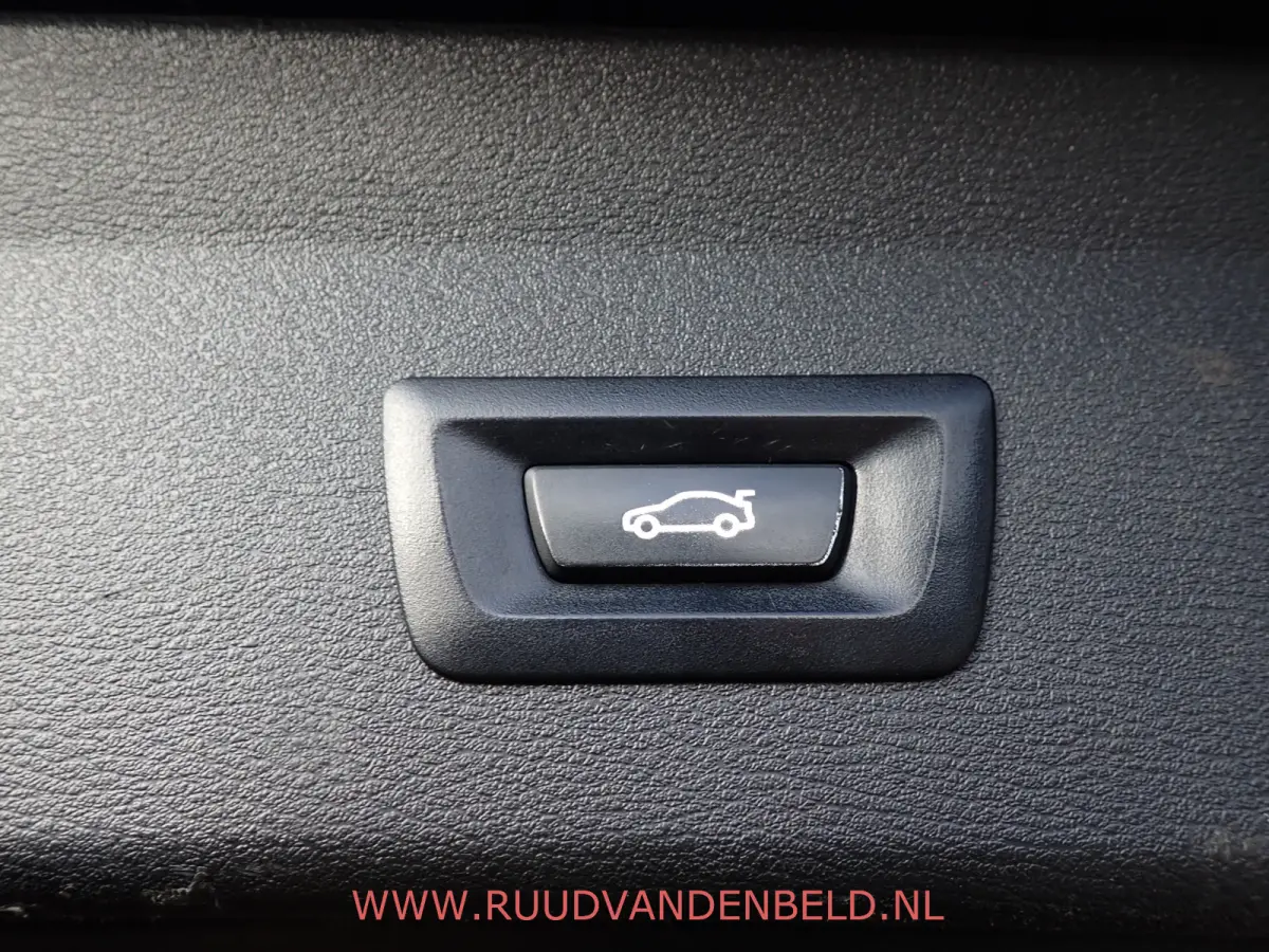 1.8i SPORTLINE CARPLAY / HEADUP / 18'' / SPORTSTOEL / PROF-NAVI