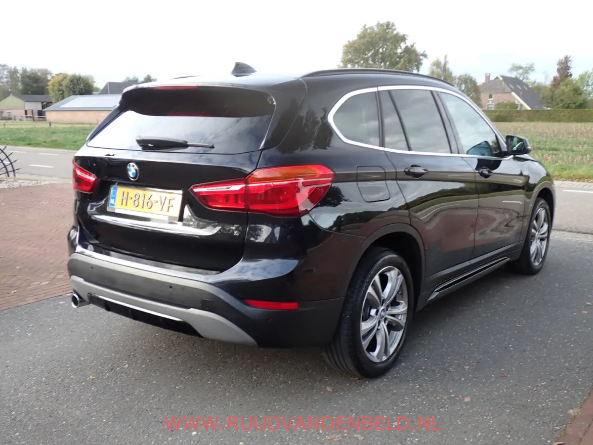 1.8i SPORTLINE CARPLAY / HEADUP / 18'' / SPORTSTOEL / PROF-NAVI