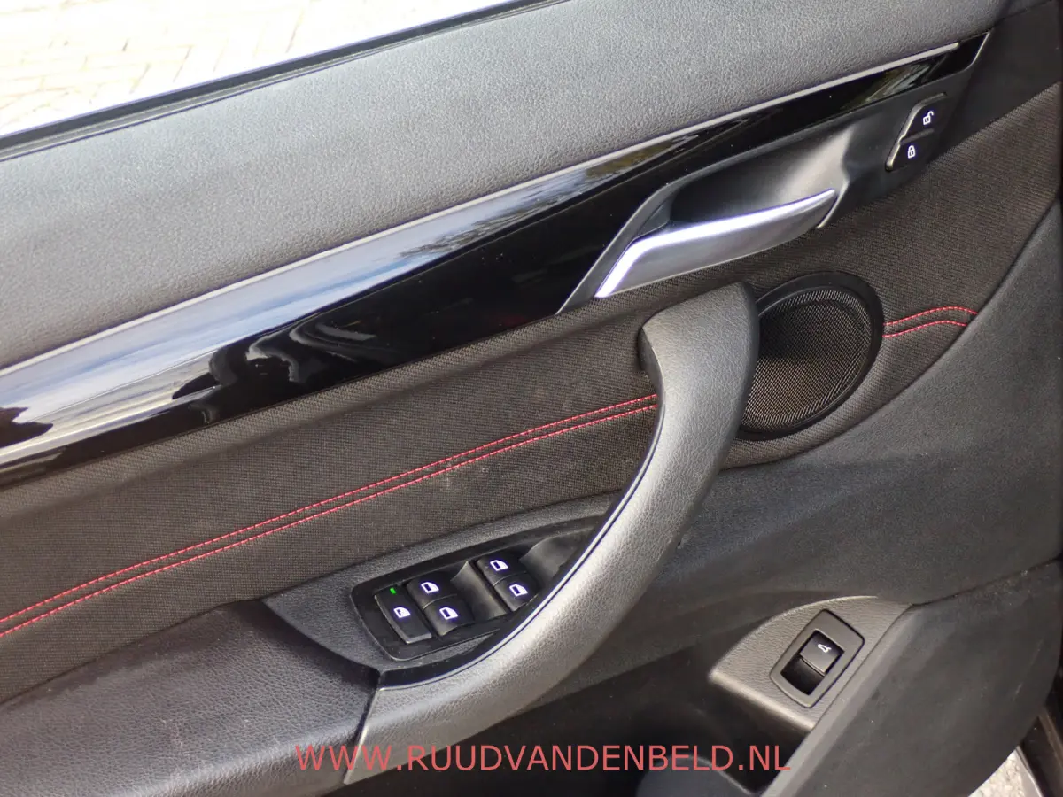 1.8i SPORTLINE CARPLAY / HEADUP / 18'' / SPORTSTOEL / PROF-NAVI