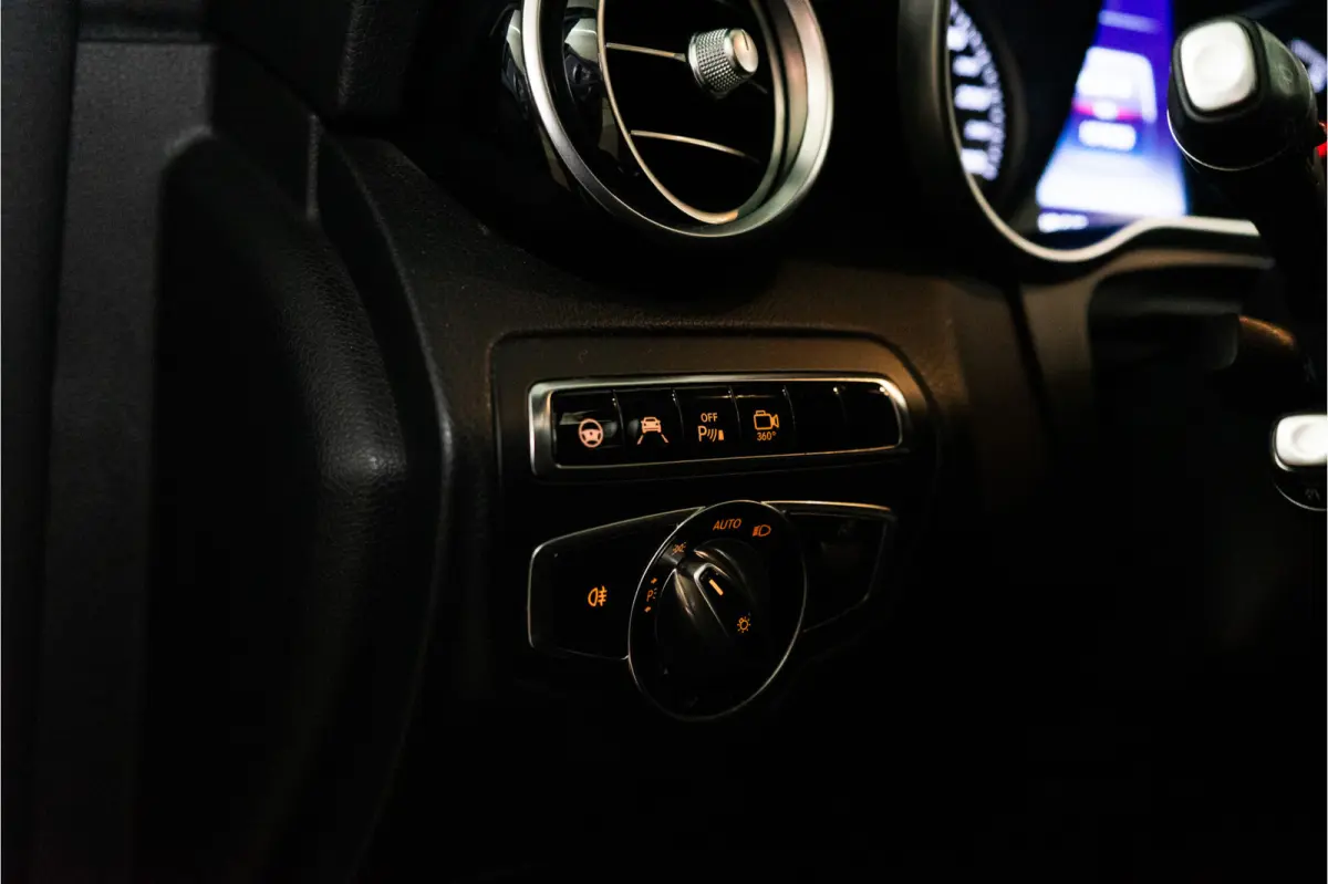 250 4MATIC Edition 1 211PK | Pano | Keyless | 360 | Stuurass. | Spoorass. | Stoelverwarming&Koeling | Garantie