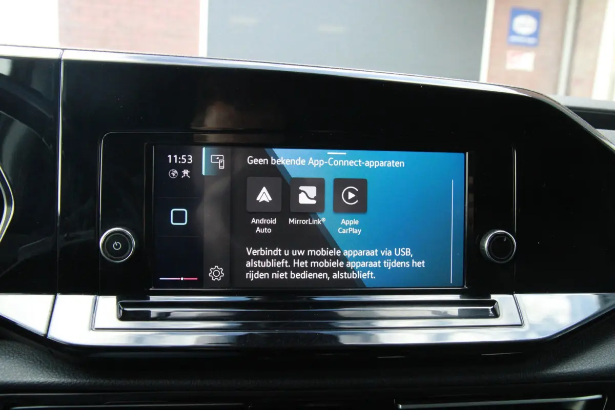 2.0 TDI 102PK 1st Edition / App connect / Multi stuur / 18" velgen