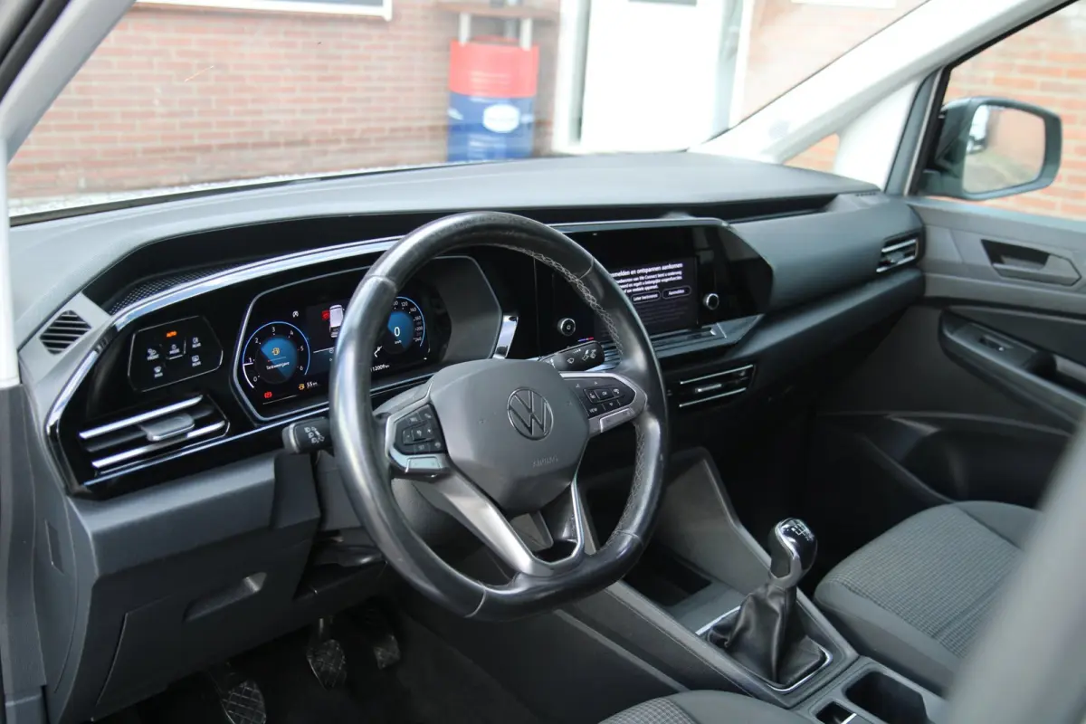 2.0 TDI 102PK 1st Edition / App connect / Multi stuur / 18" velgen