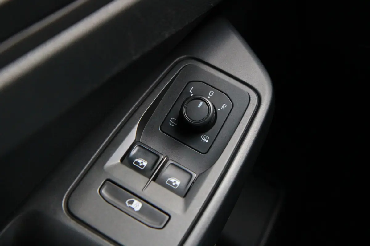 2.0 TDI 102PK 1st Edition / App connect / Multi stuur / 18" velgen