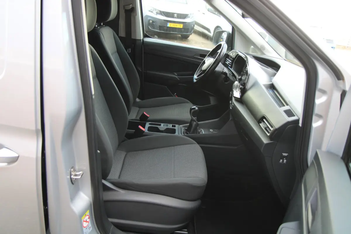 2.0 TDI 102PK 1st Edition / App connect / Multi stuur / 18" velgen