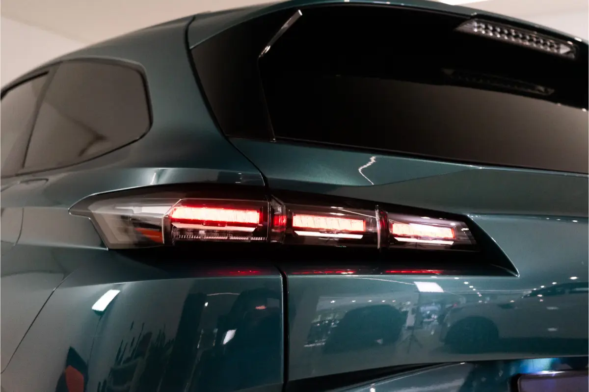 1.6 Plug-in Hybrid 180 Allure Bleu Cuivre | 360° | ACC | Keyless | Carplay | 7 kW Lader | Fabrieksgarantie