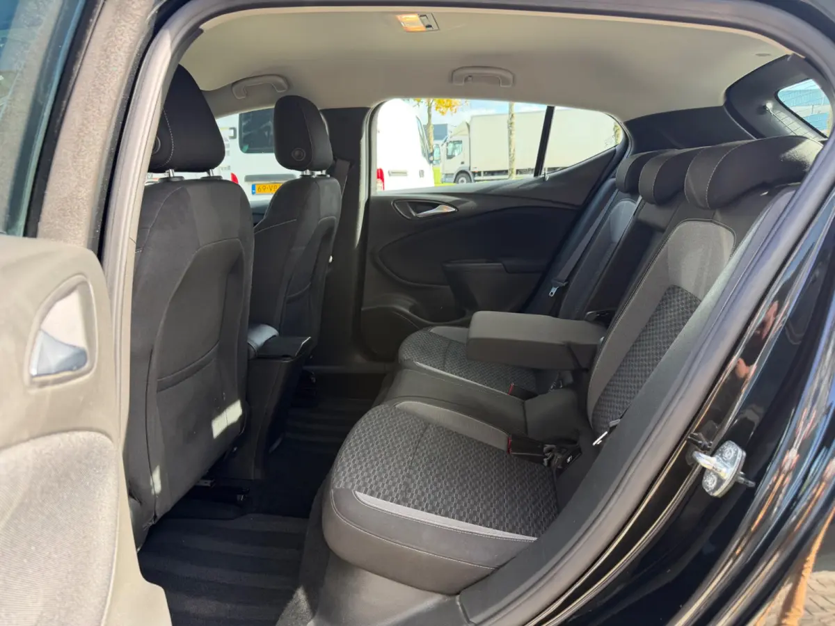 1.2 Edition 131pk, NAP, 1e eigenaar, CarPlay, trekhaak, Sport stoelen